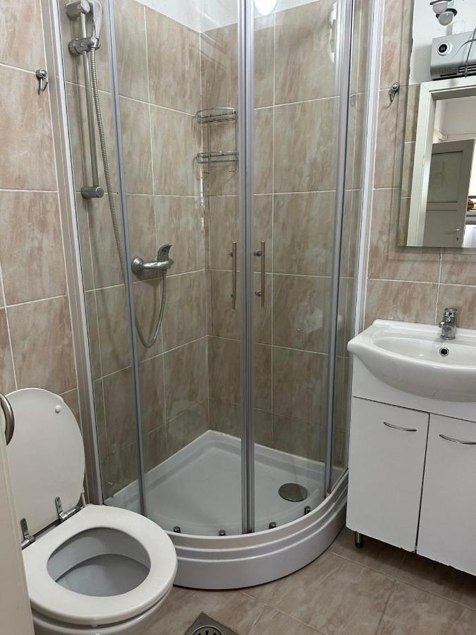 Lesce Hostel Екстер'єр фото