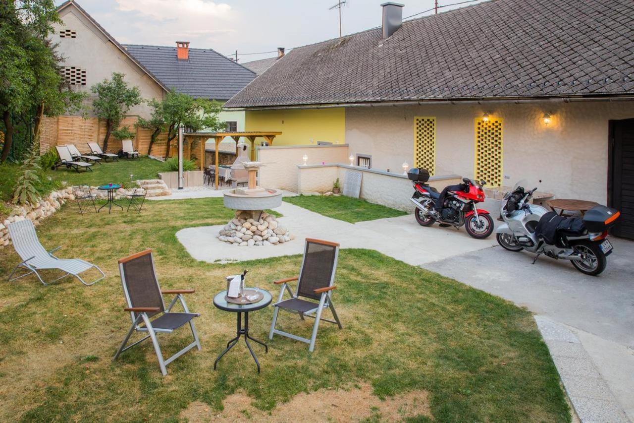 Lesce Hostel Екстер'єр фото