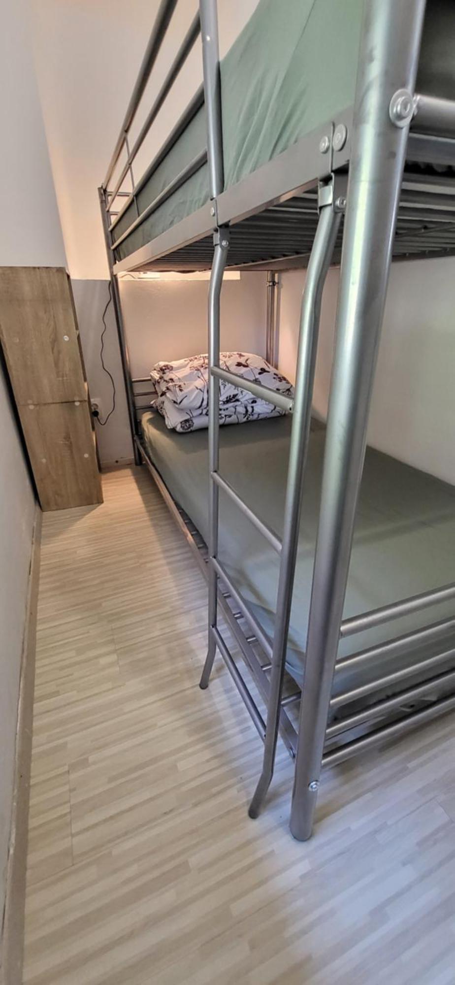 Lesce Hostel Екстер'єр фото