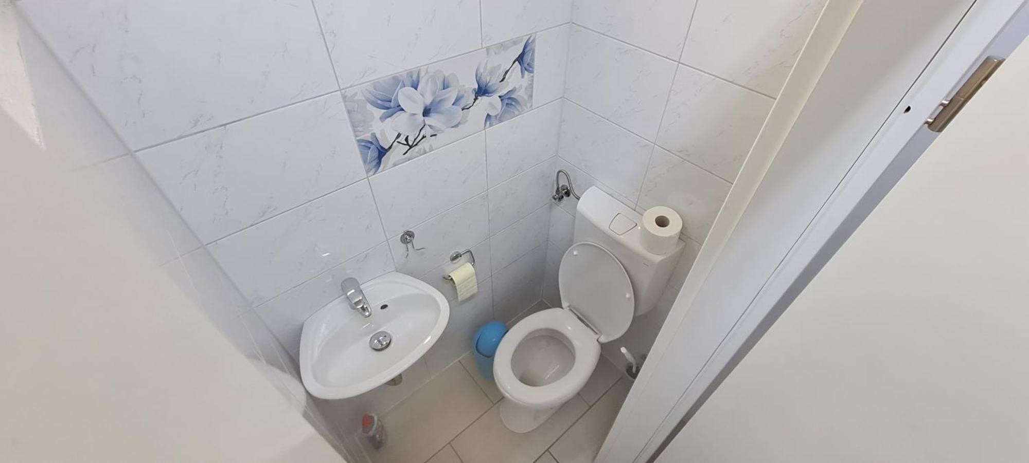 Lesce Hostel Екстер'єр фото