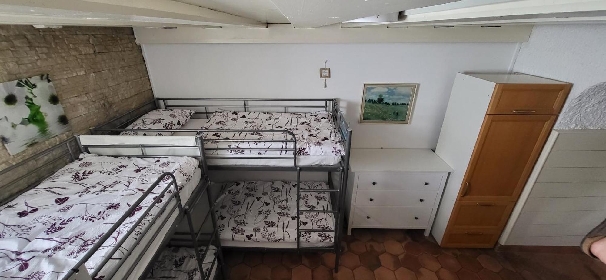 Lesce Hostel Екстер'єр фото