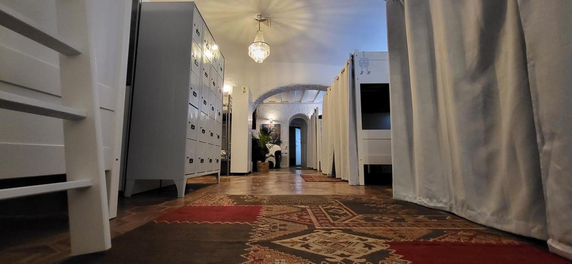 Lesce Hostel Екстер'єр фото